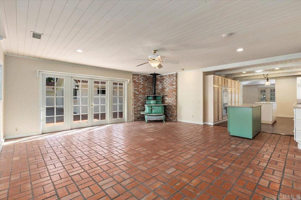 748 Old Oak Ridge