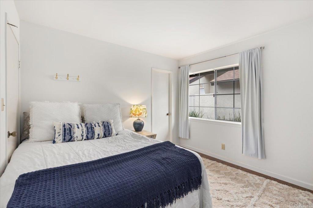 1209 La Verde Lane