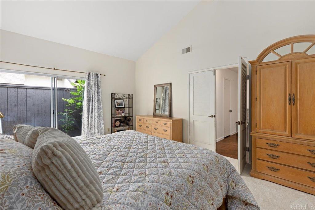 1209 La Verde Lane