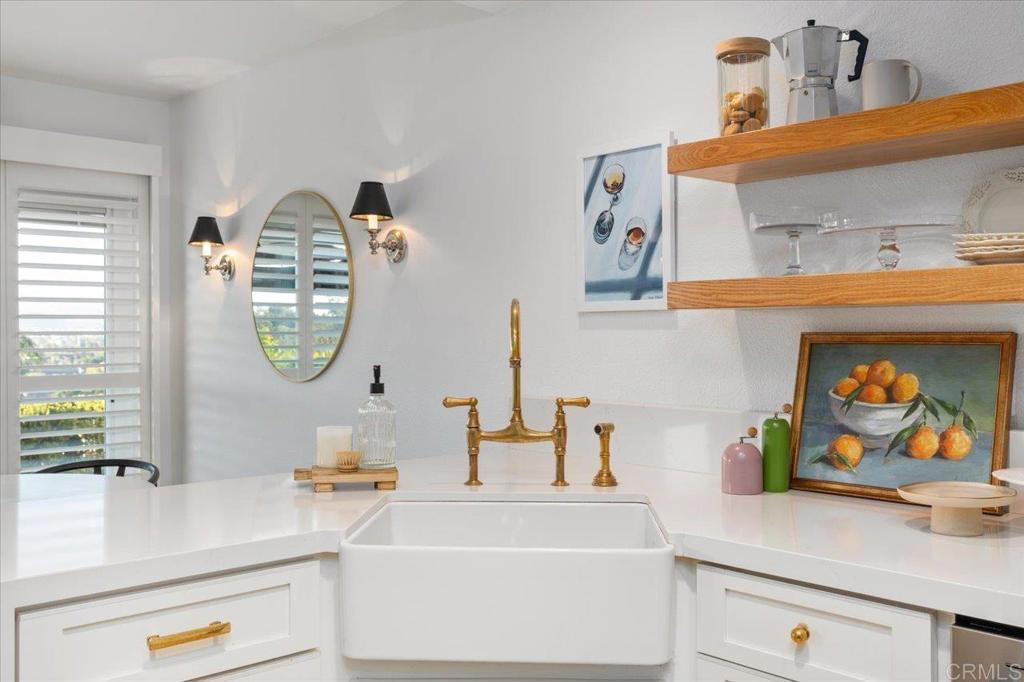 1262 Rue Saint Martin