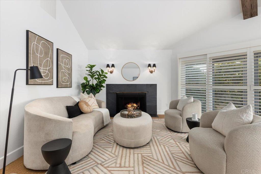 1262 Rue Saint Martin