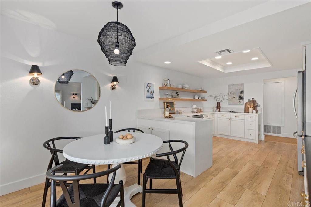 1262 Rue Saint Martin