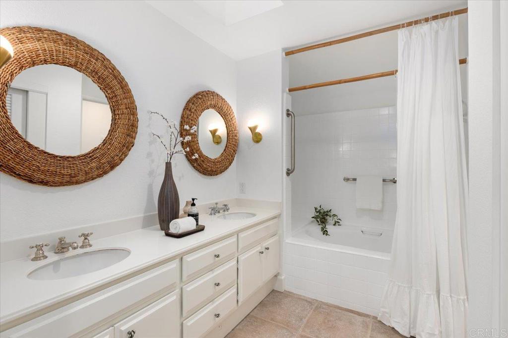 1262 Rue Saint Martin