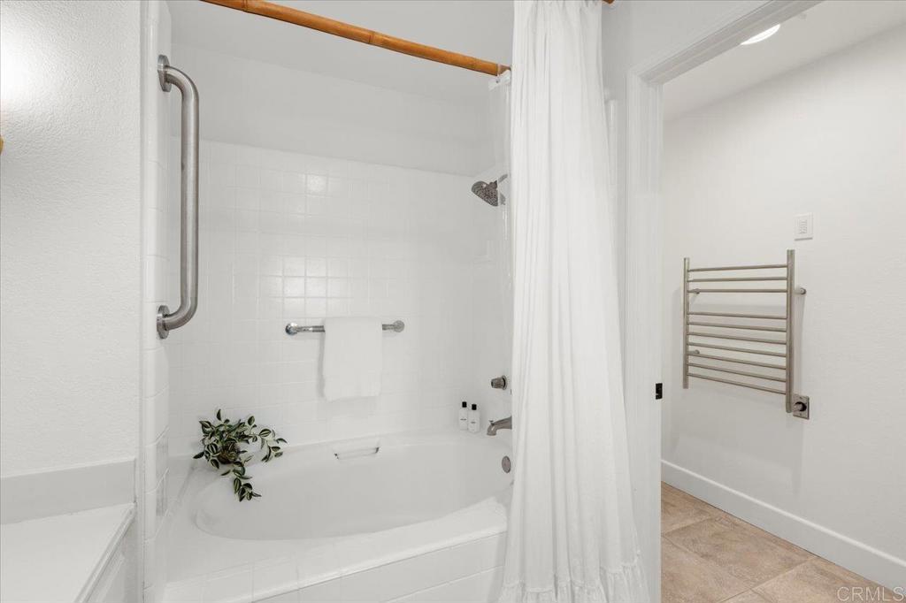 1262 Rue Saint Martin