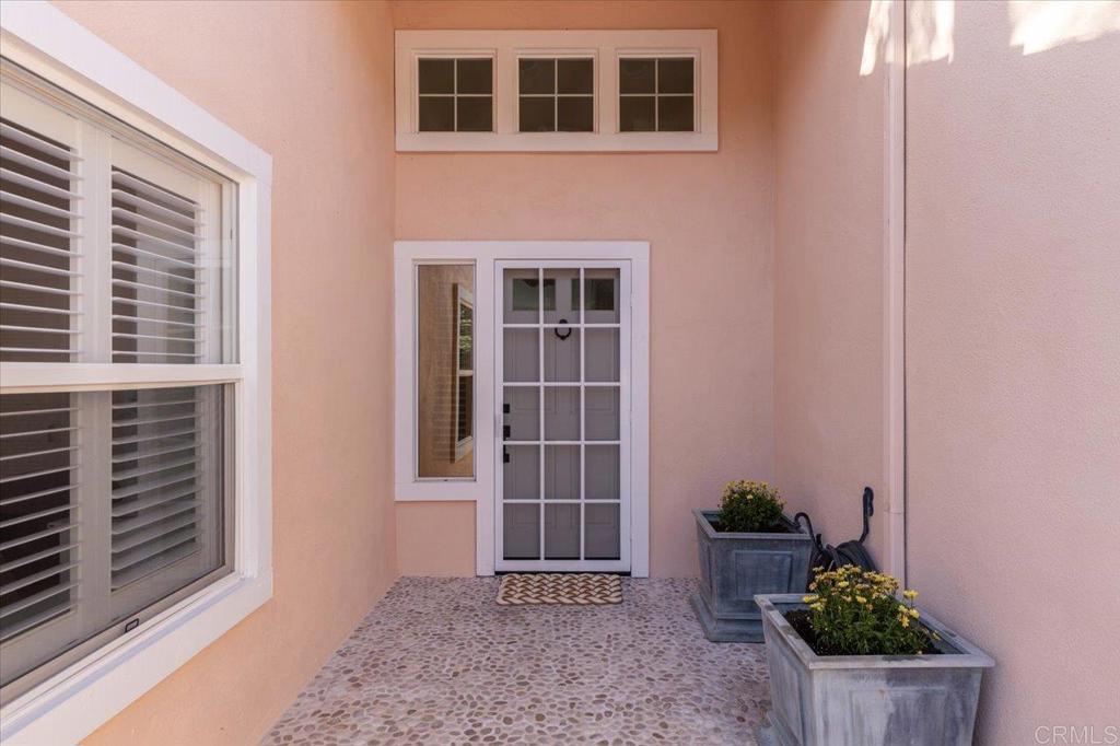 1262 Rue Saint Martin