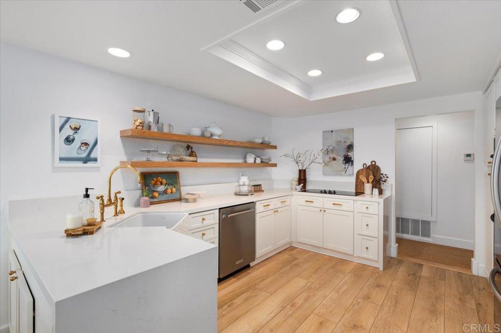 1262 Rue Saint Martin