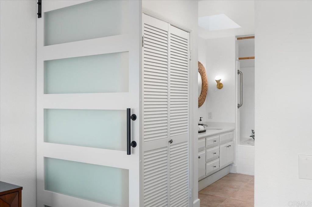 1262 Rue Saint Martin