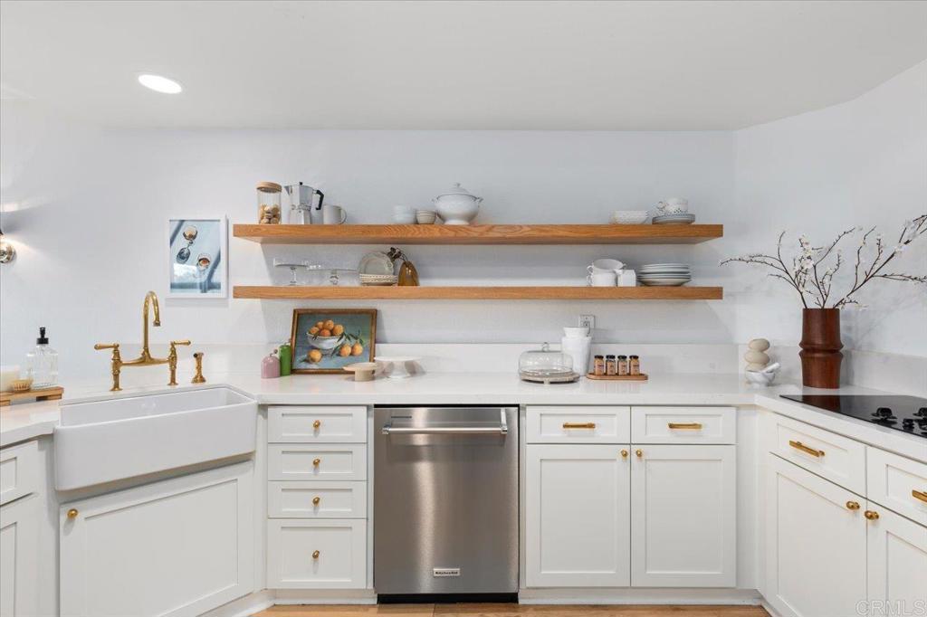 1262 Rue Saint Martin