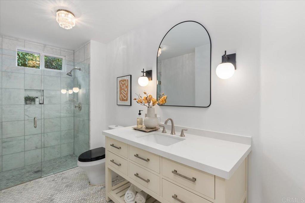 1262 Rue Saint Martin