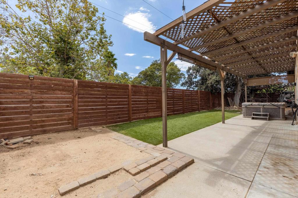 157 S Mercedes Road