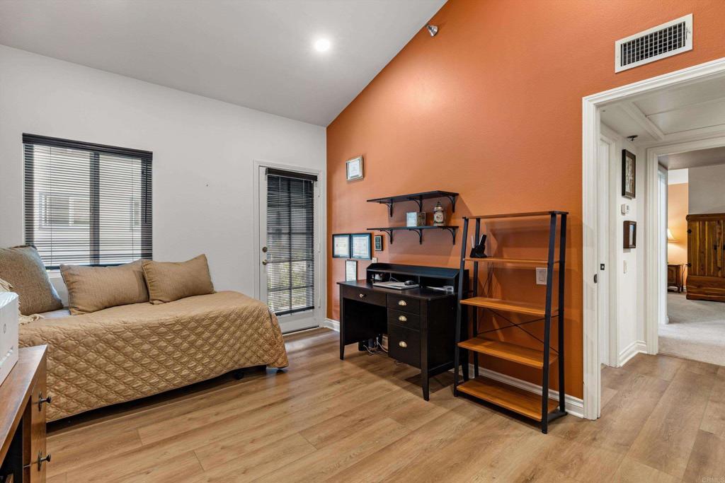 1664 Circa Del Lago E202