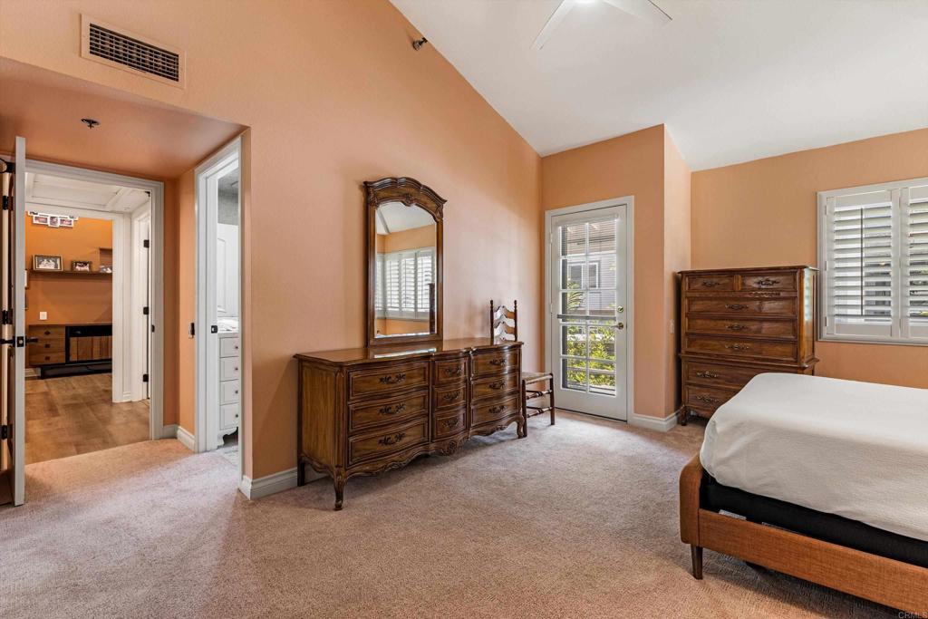 1664 Circa Del Lago E202