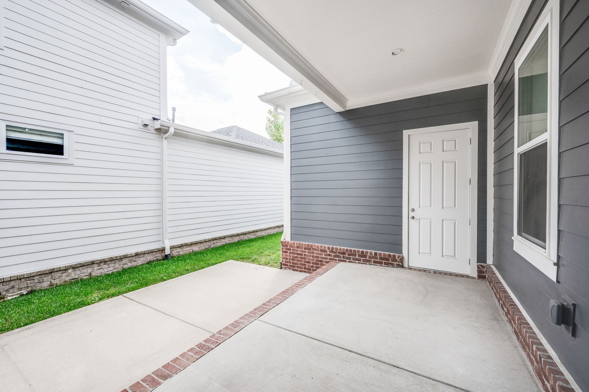 5144 Donovan St