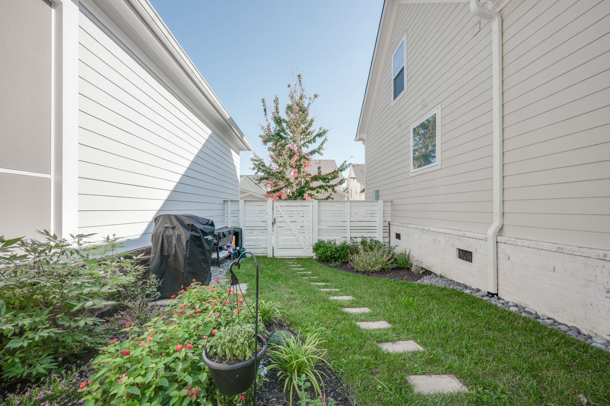 1206 Jewell Ave