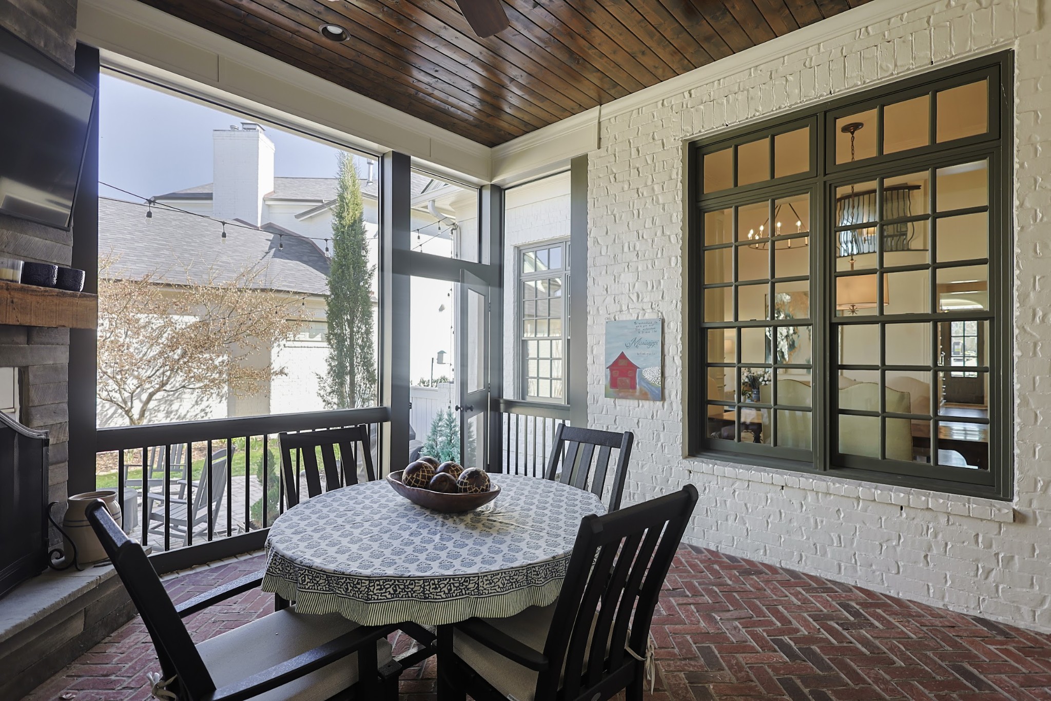 106 Glass Springs Dr