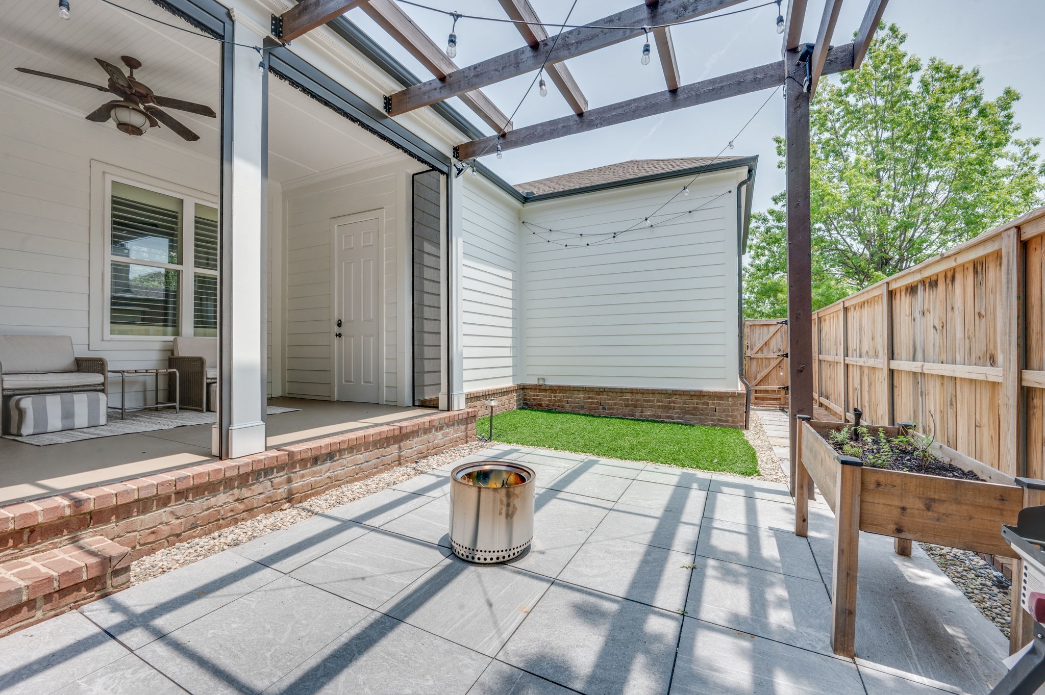 1332 Jewell Ave