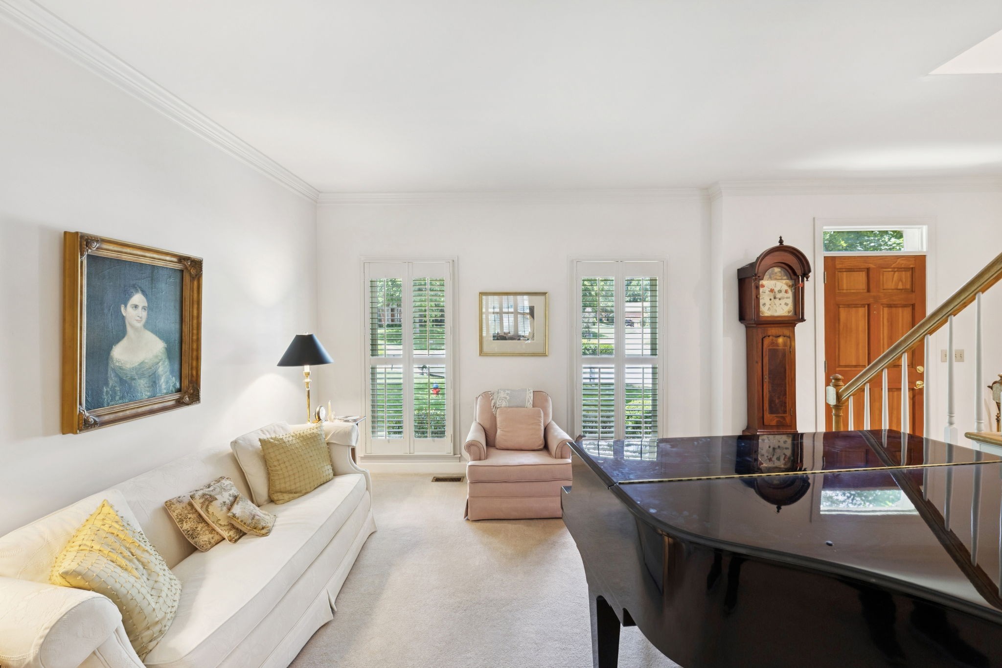 712 Roxburgh Cv