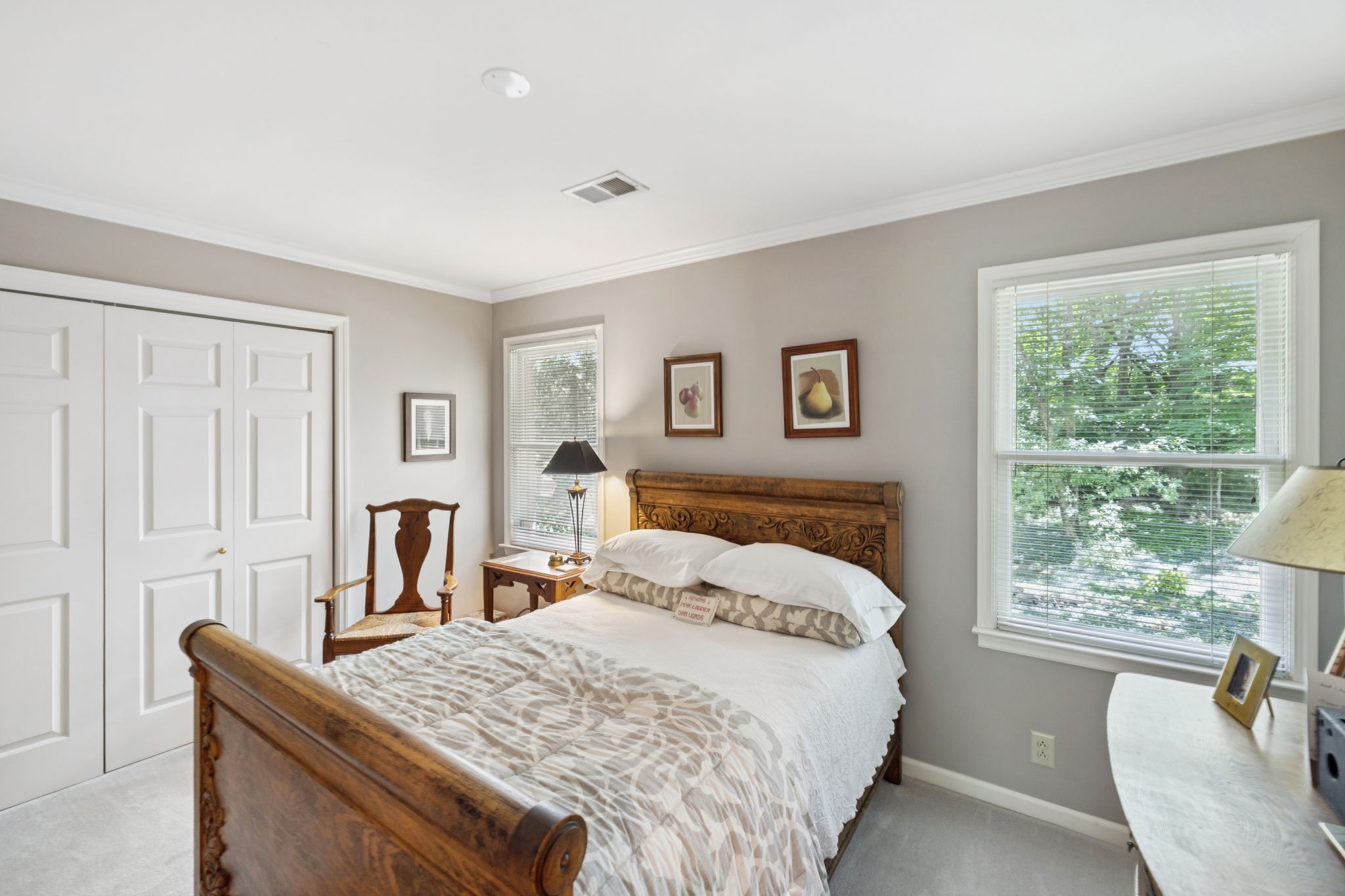 712 Roxburgh Cv