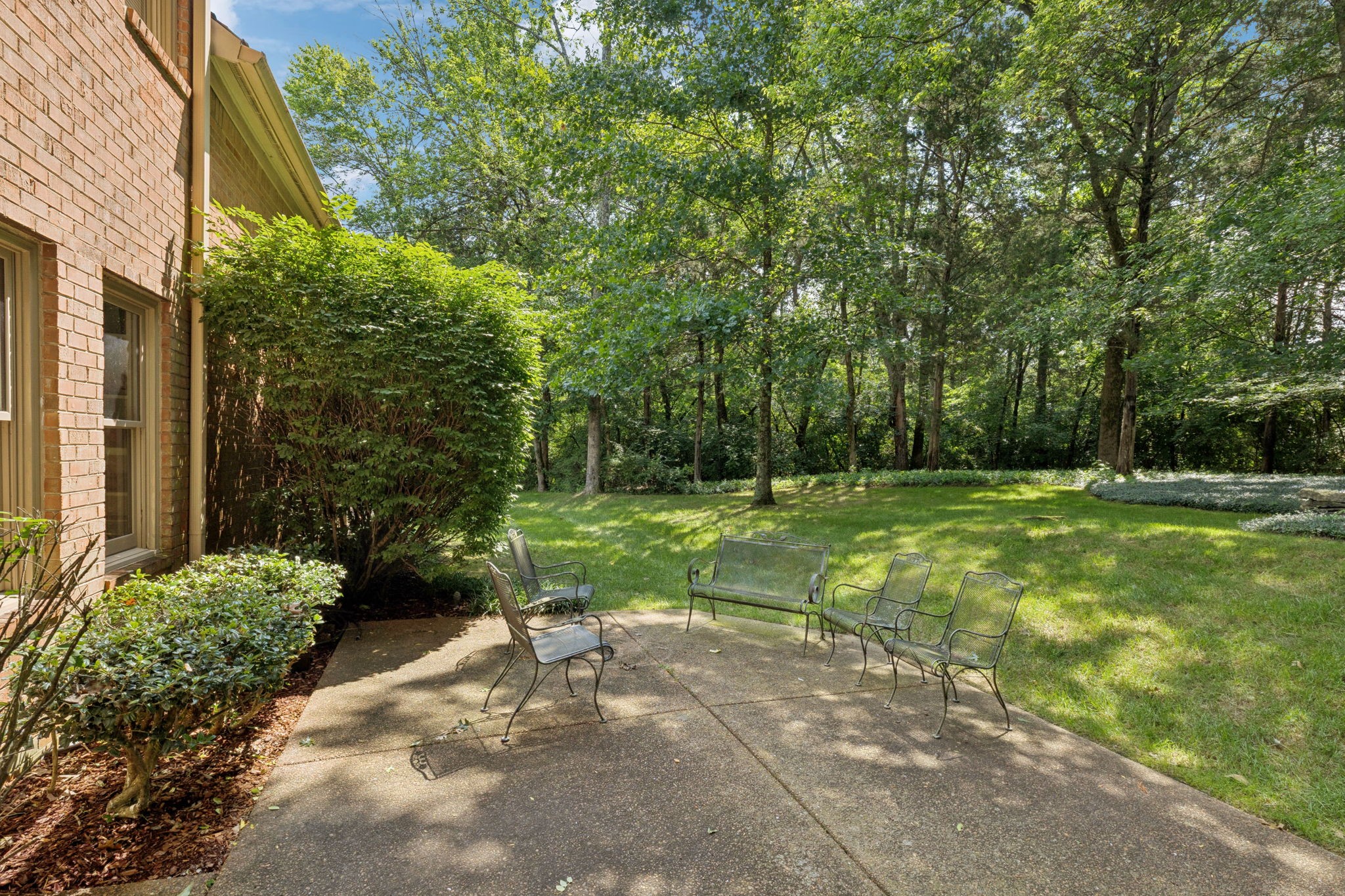 712 Roxburgh Cv