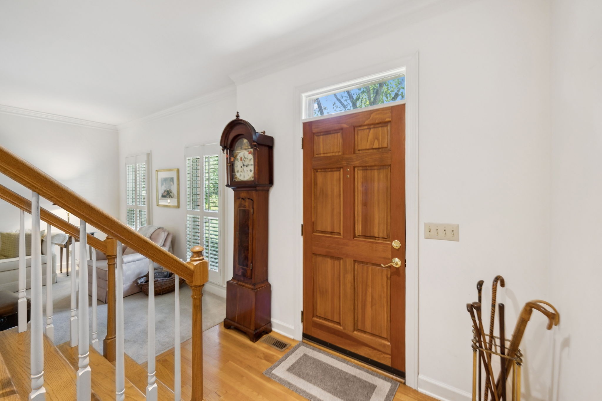 712 Roxburgh Cv