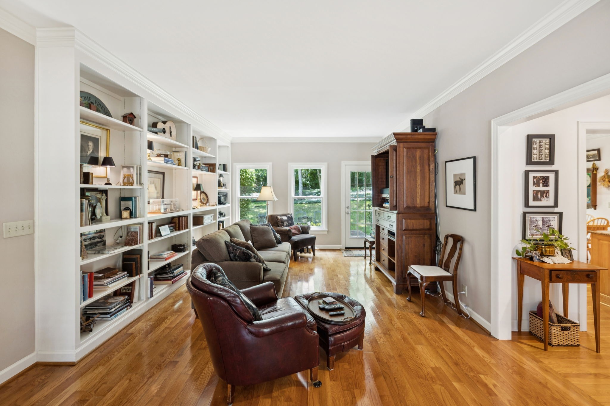 712 Roxburgh Cv