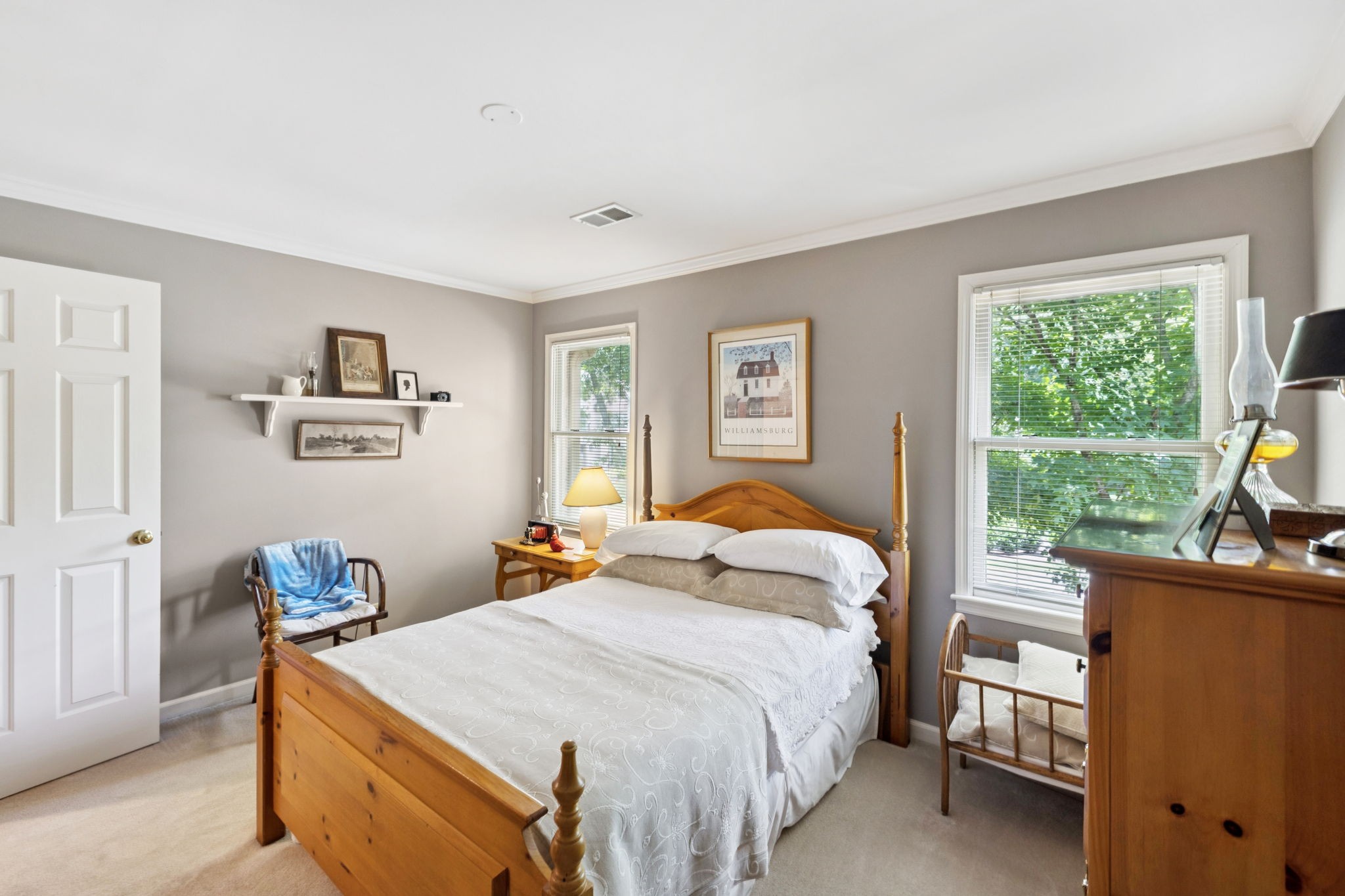 712 Roxburgh Cv