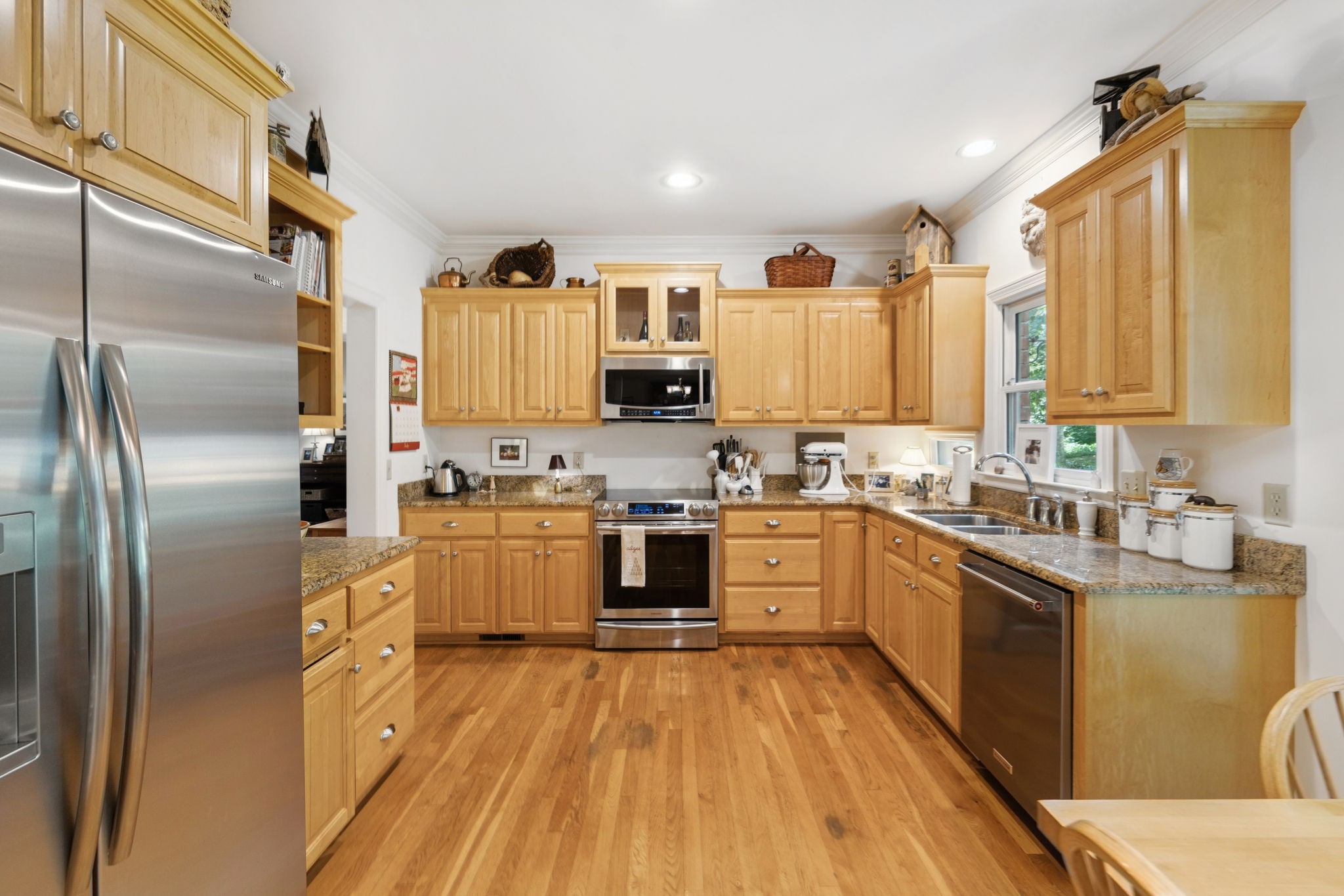 712 Roxburgh Cv