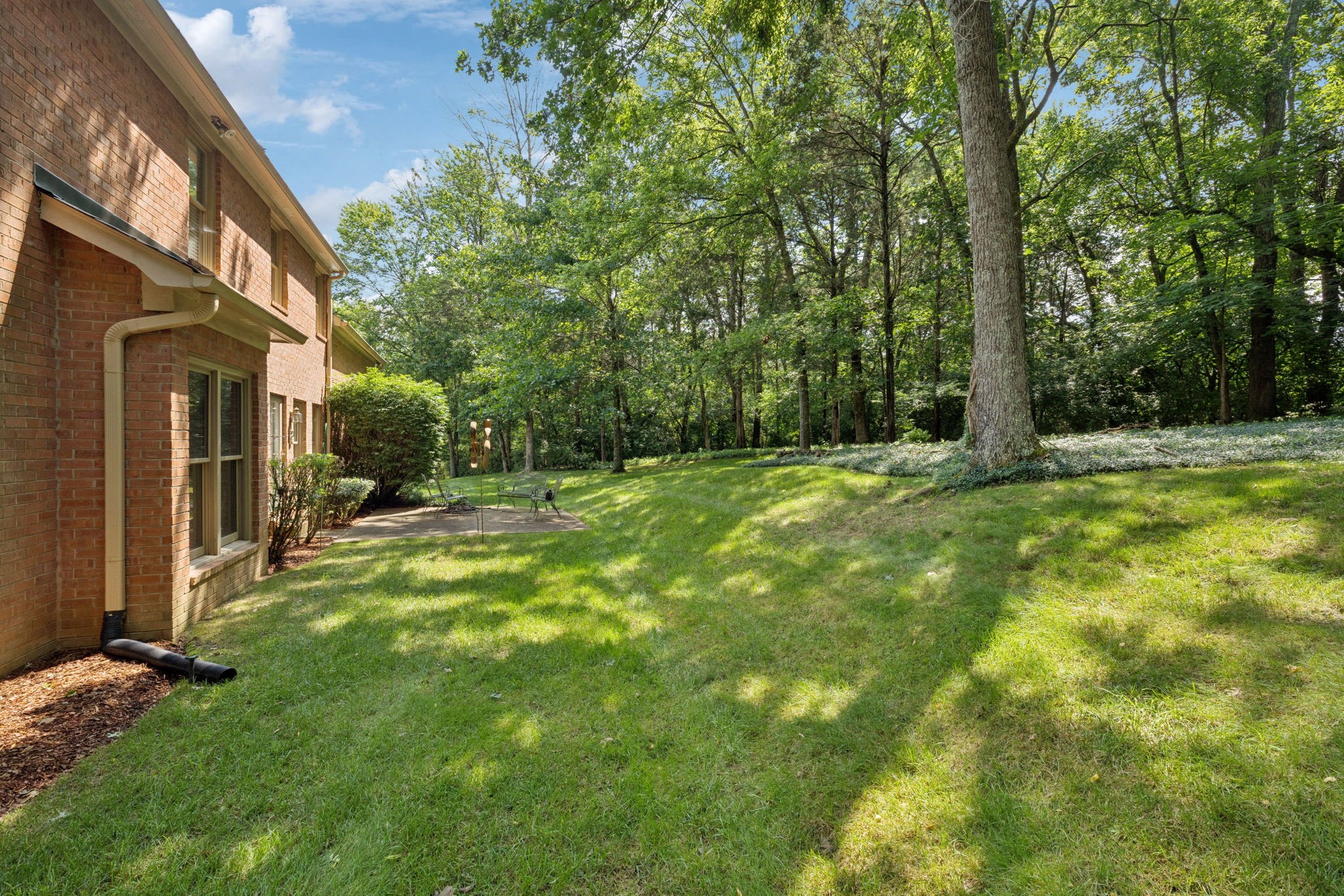 712 Roxburgh Cv