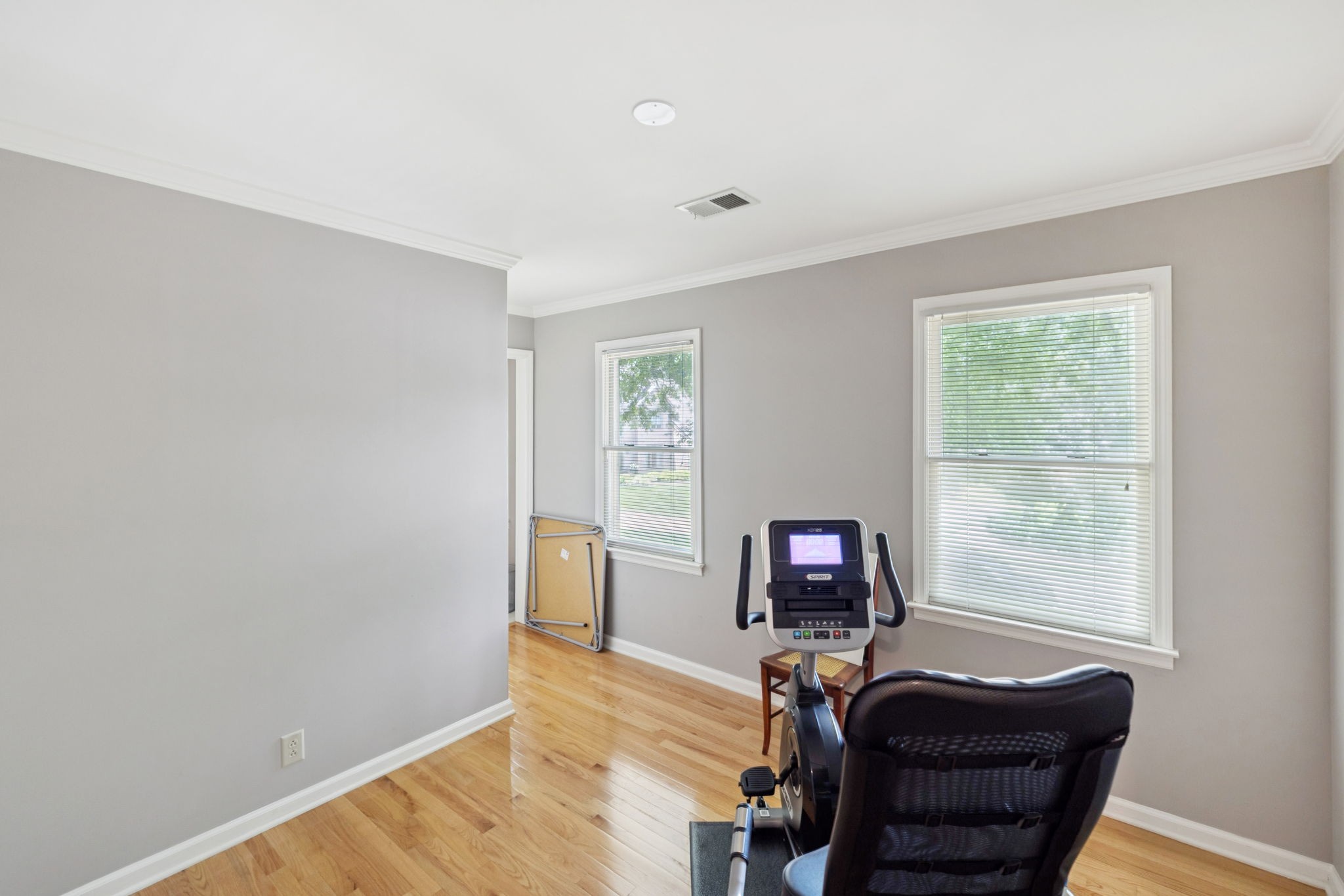 712 Roxburgh Cv