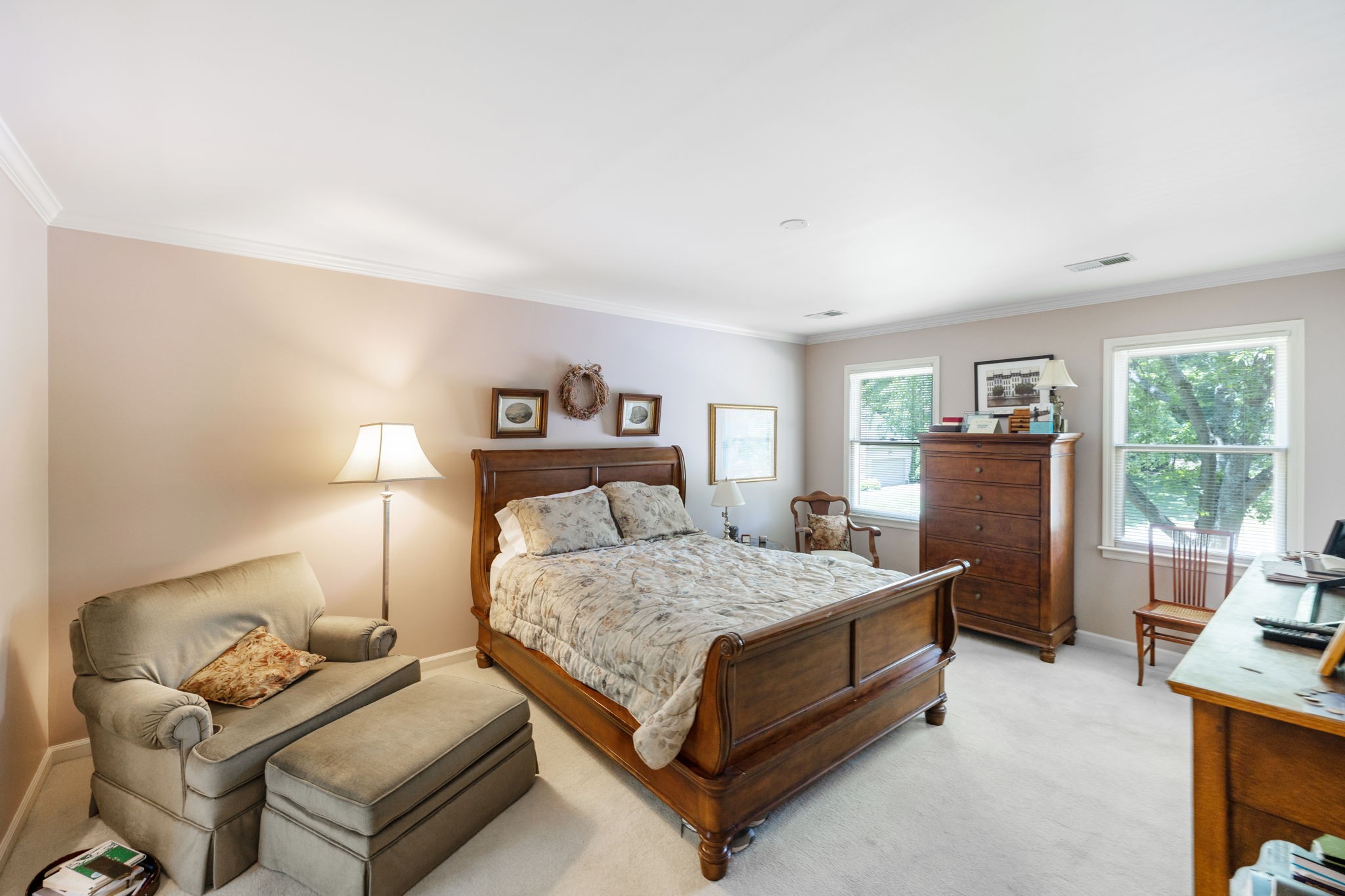 712 Roxburgh Cv