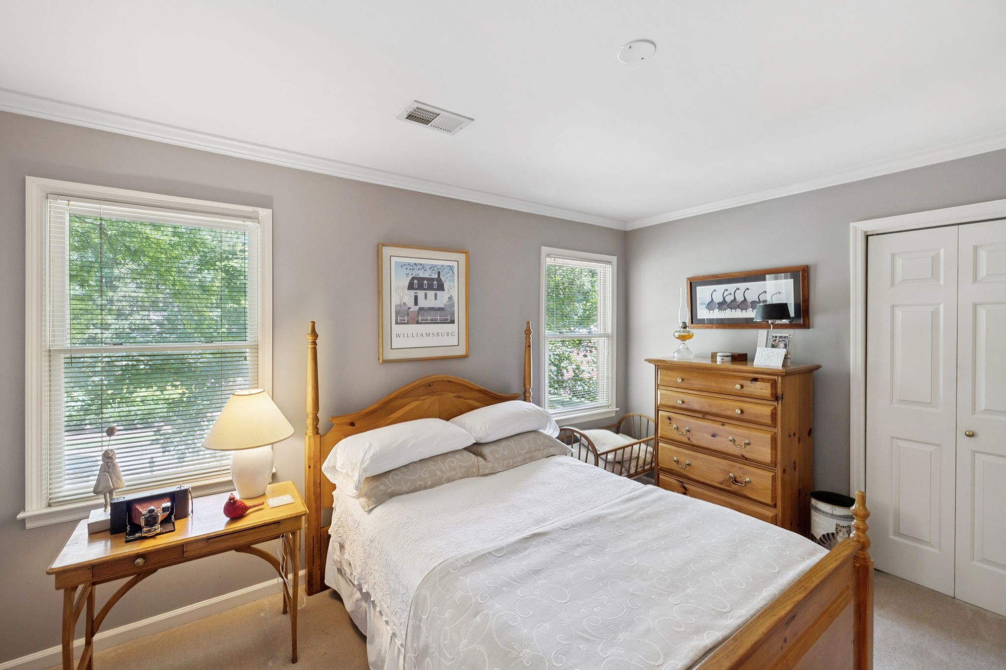 712 Roxburgh Cv