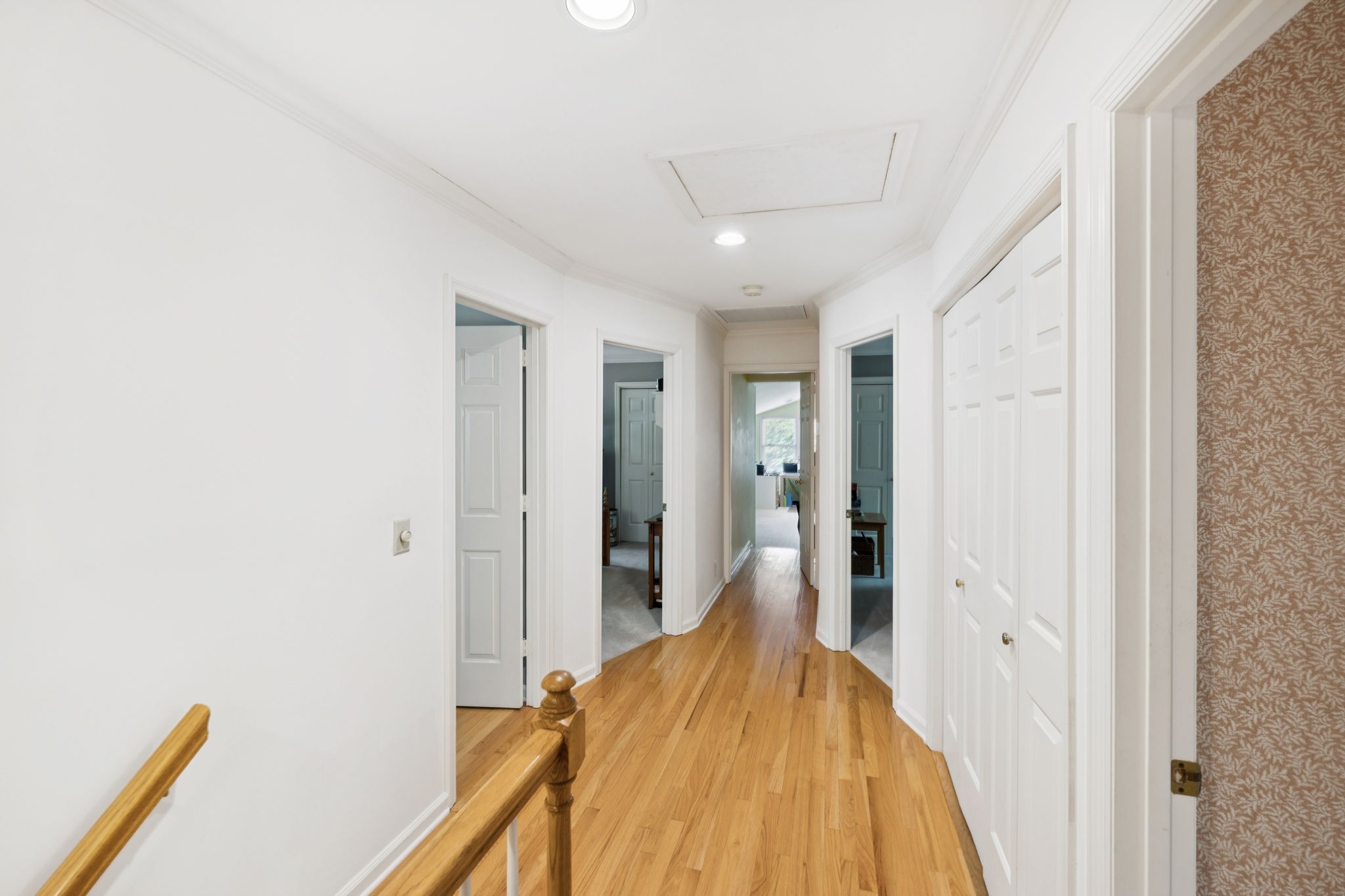 712 Roxburgh Cv