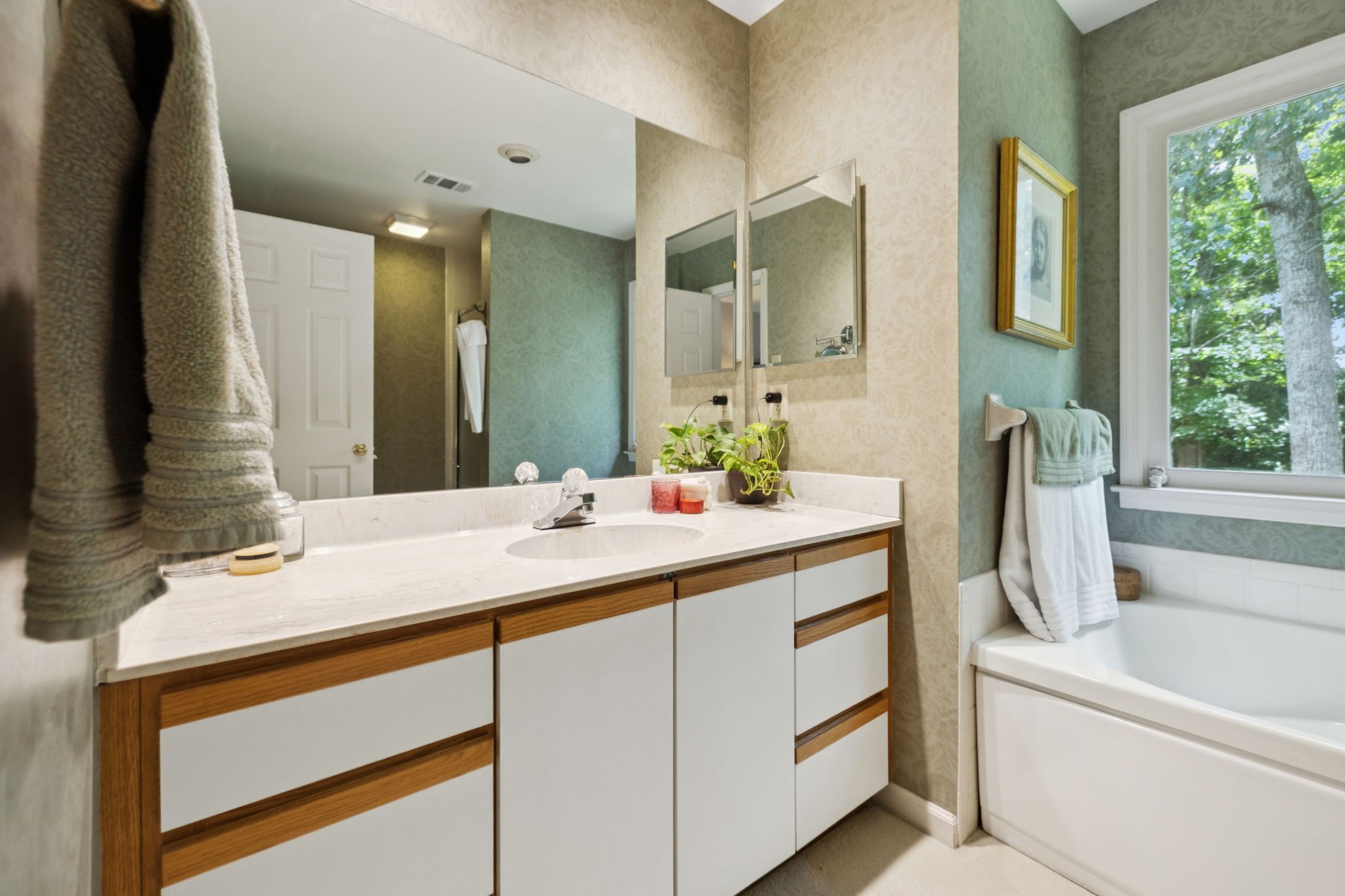 712 Roxburgh Cv