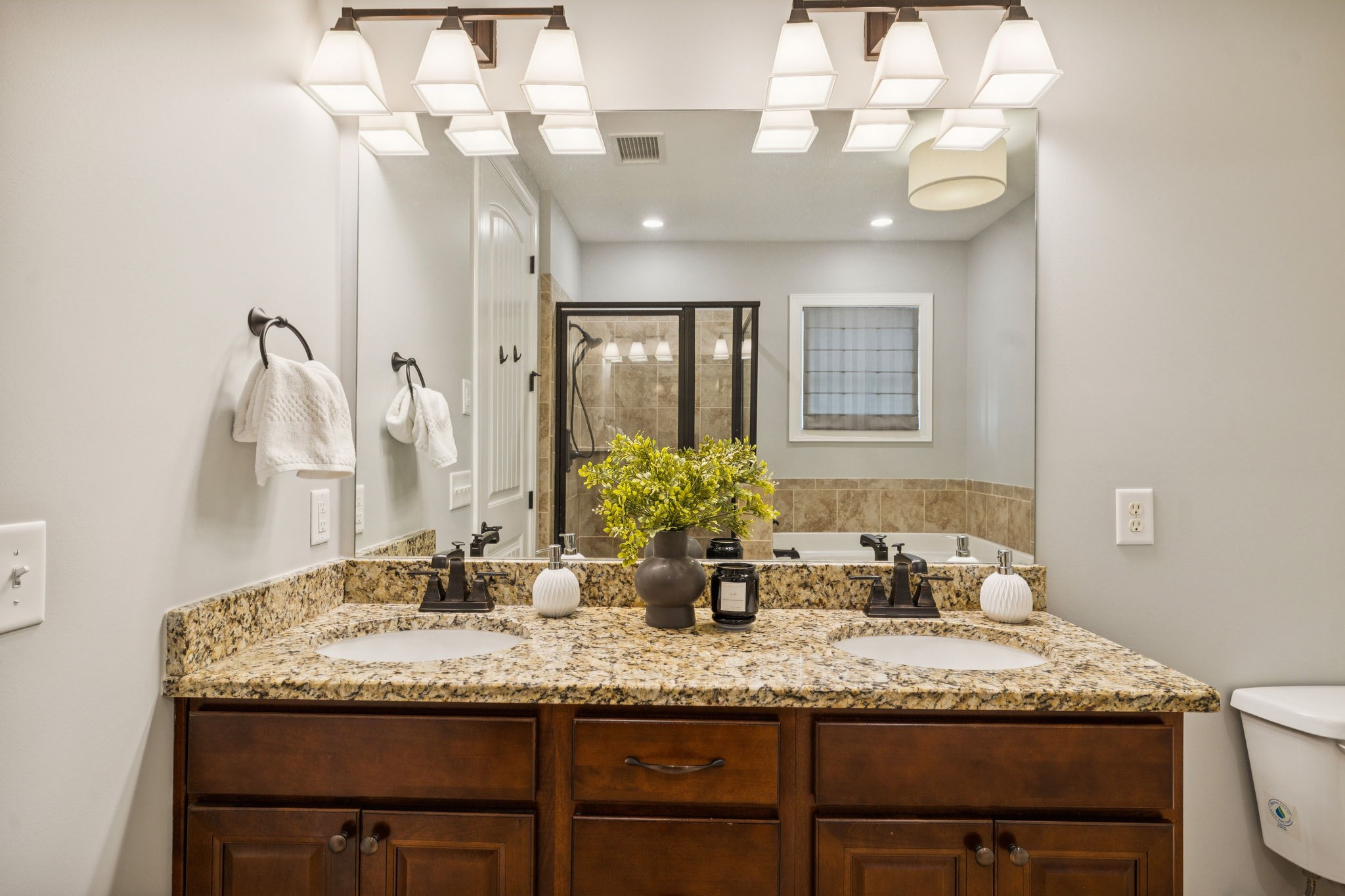 6000 Keats St Unit: 202