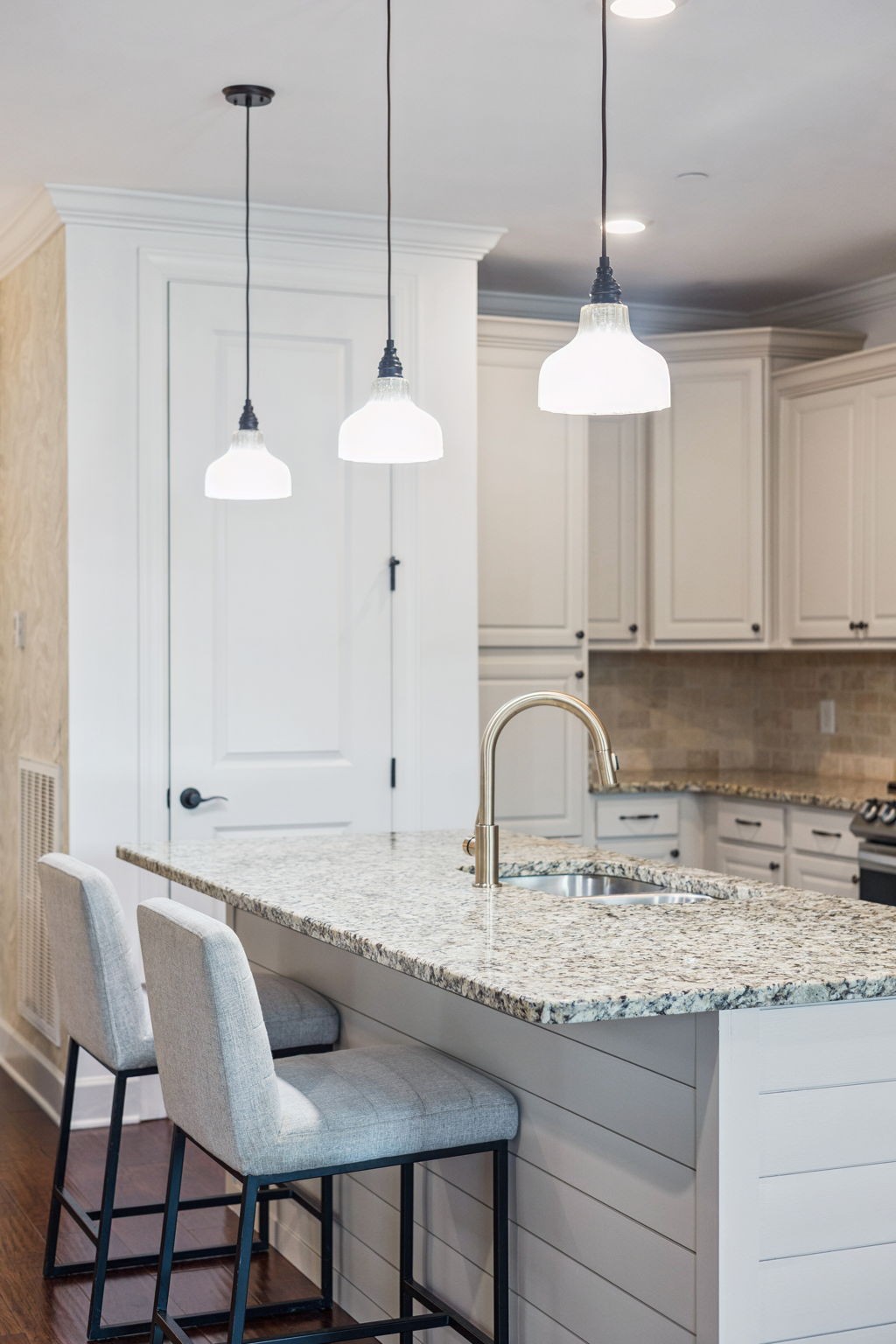 6000 Keats St Unit: 202