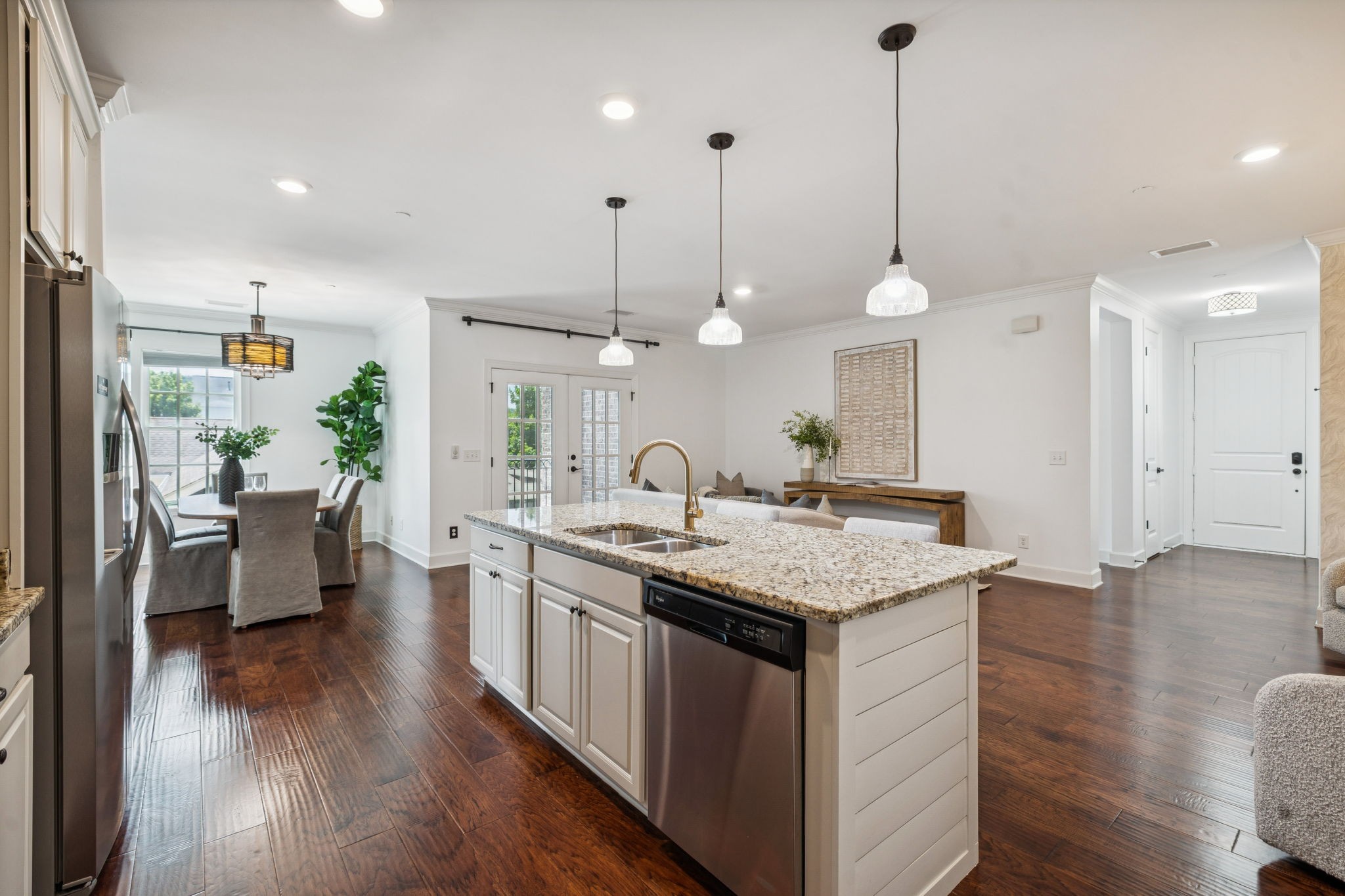 6000 Keats St Unit: 202