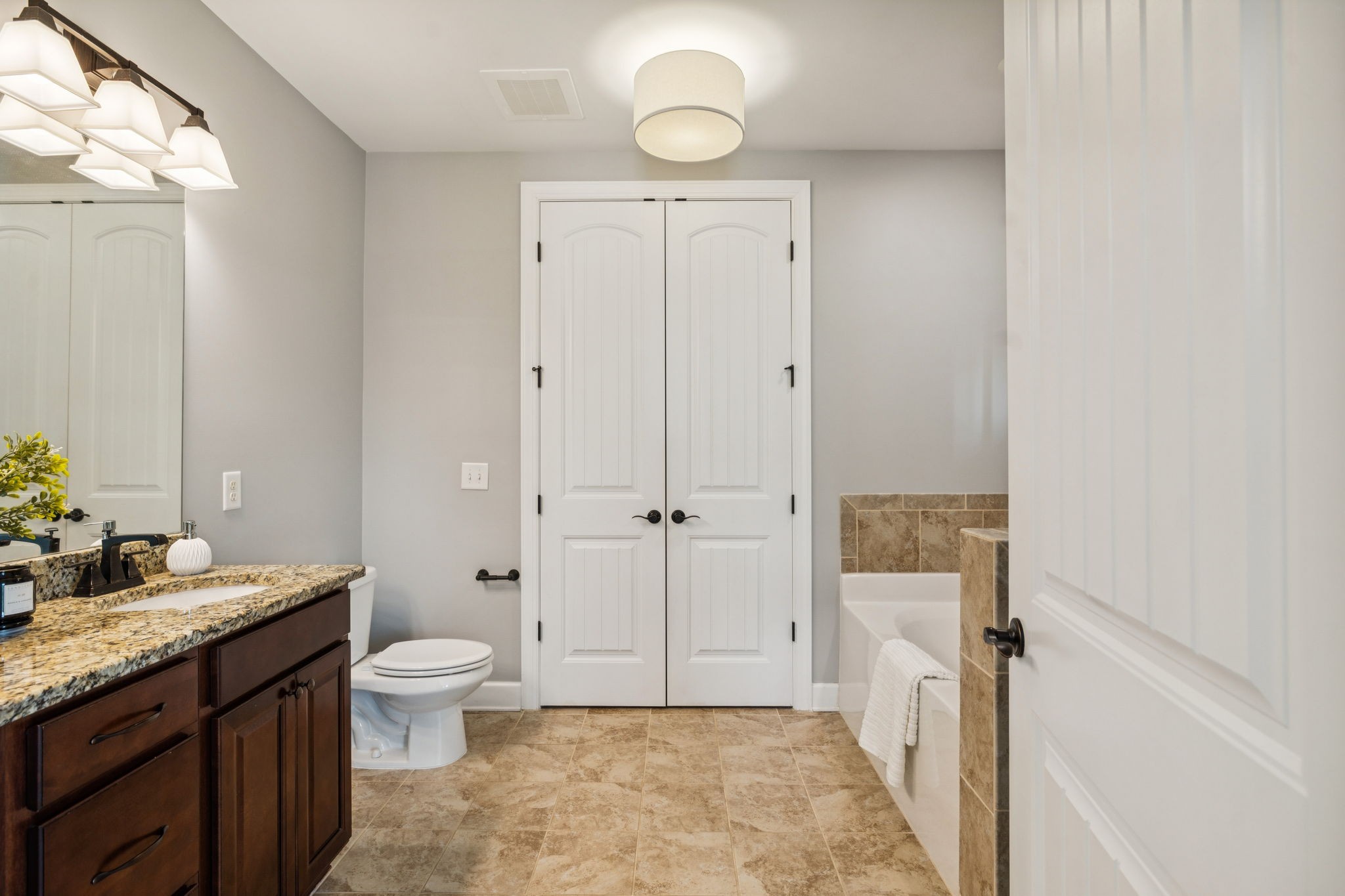 6000 Keats St Unit: 202