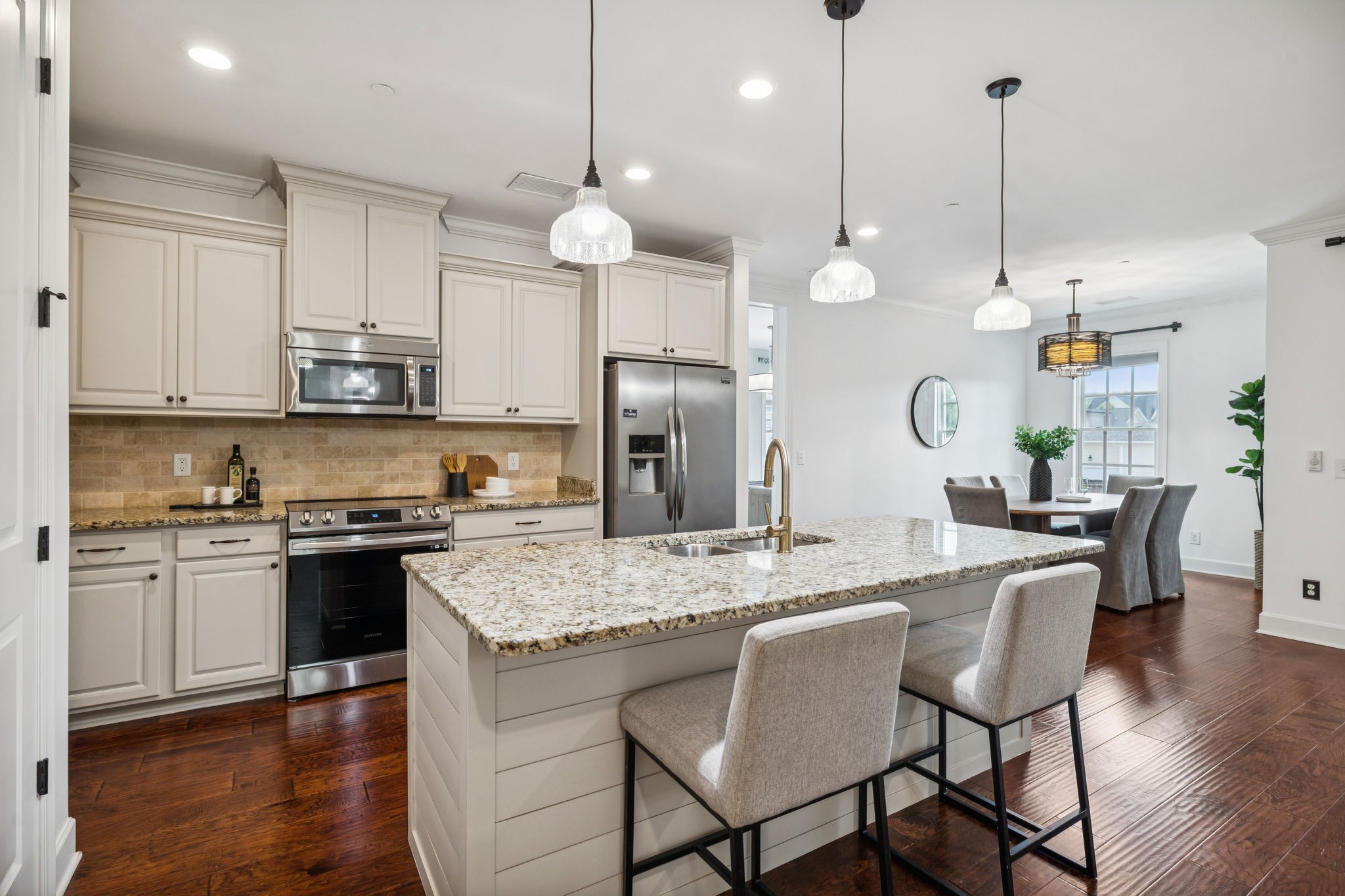 6000 Keats St Unit: 202