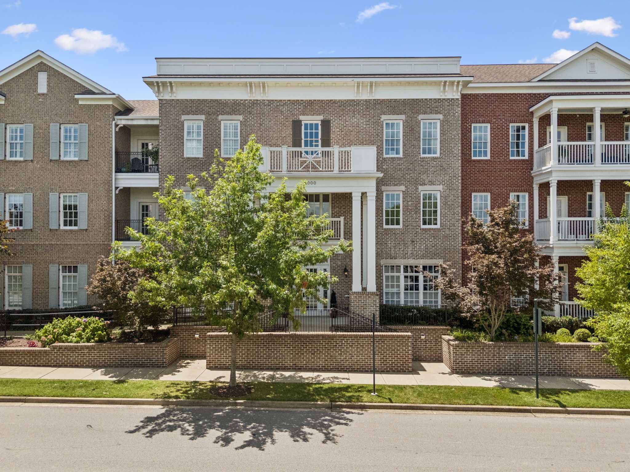 6000 Keats St Unit: 202