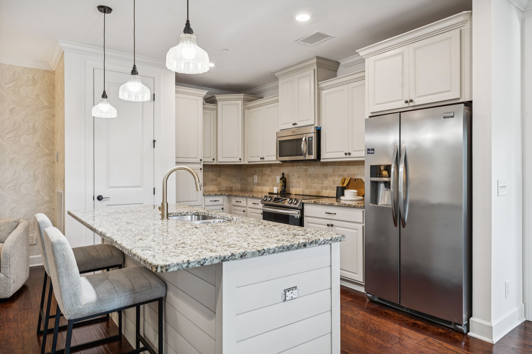 6000 Keats St Unit: 202