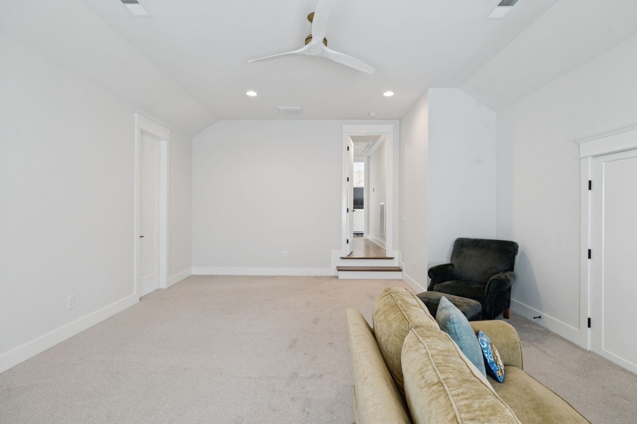 901 Cheltenham Ave
