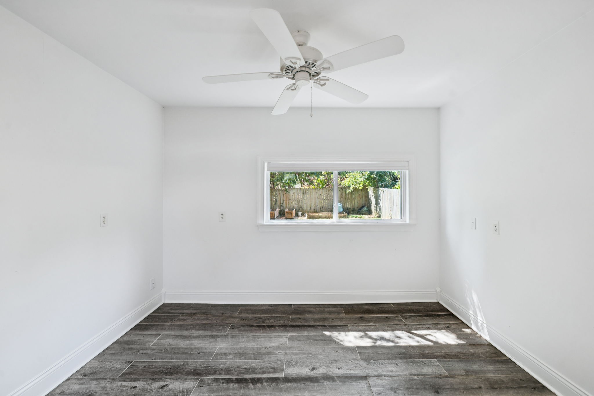 308 Meadowlawn Dr