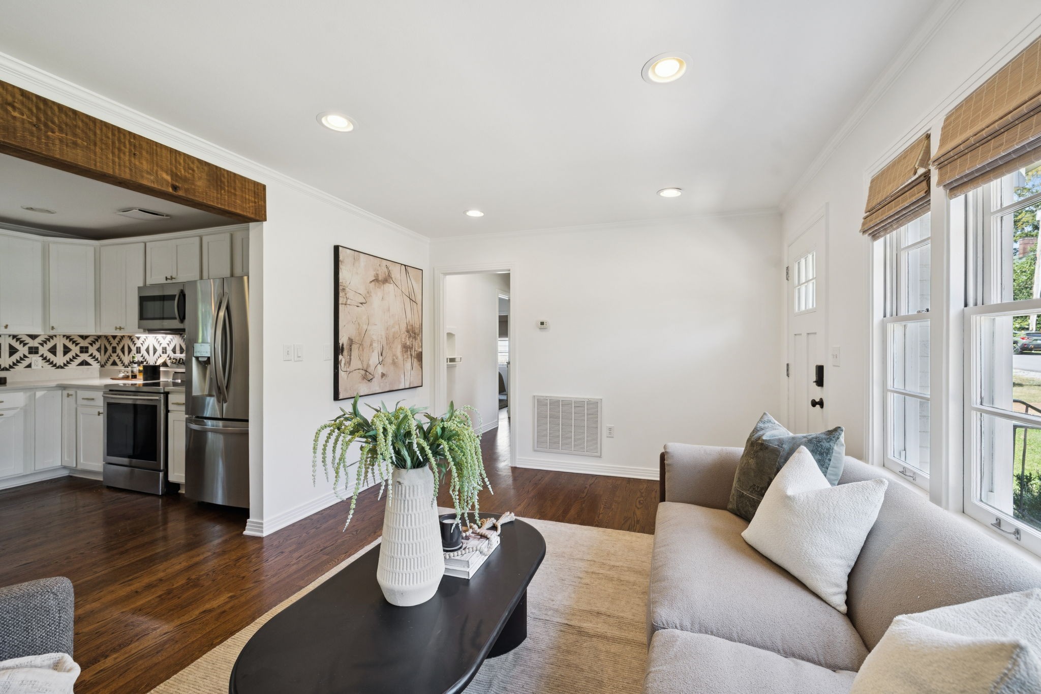 308 Meadowlawn Dr