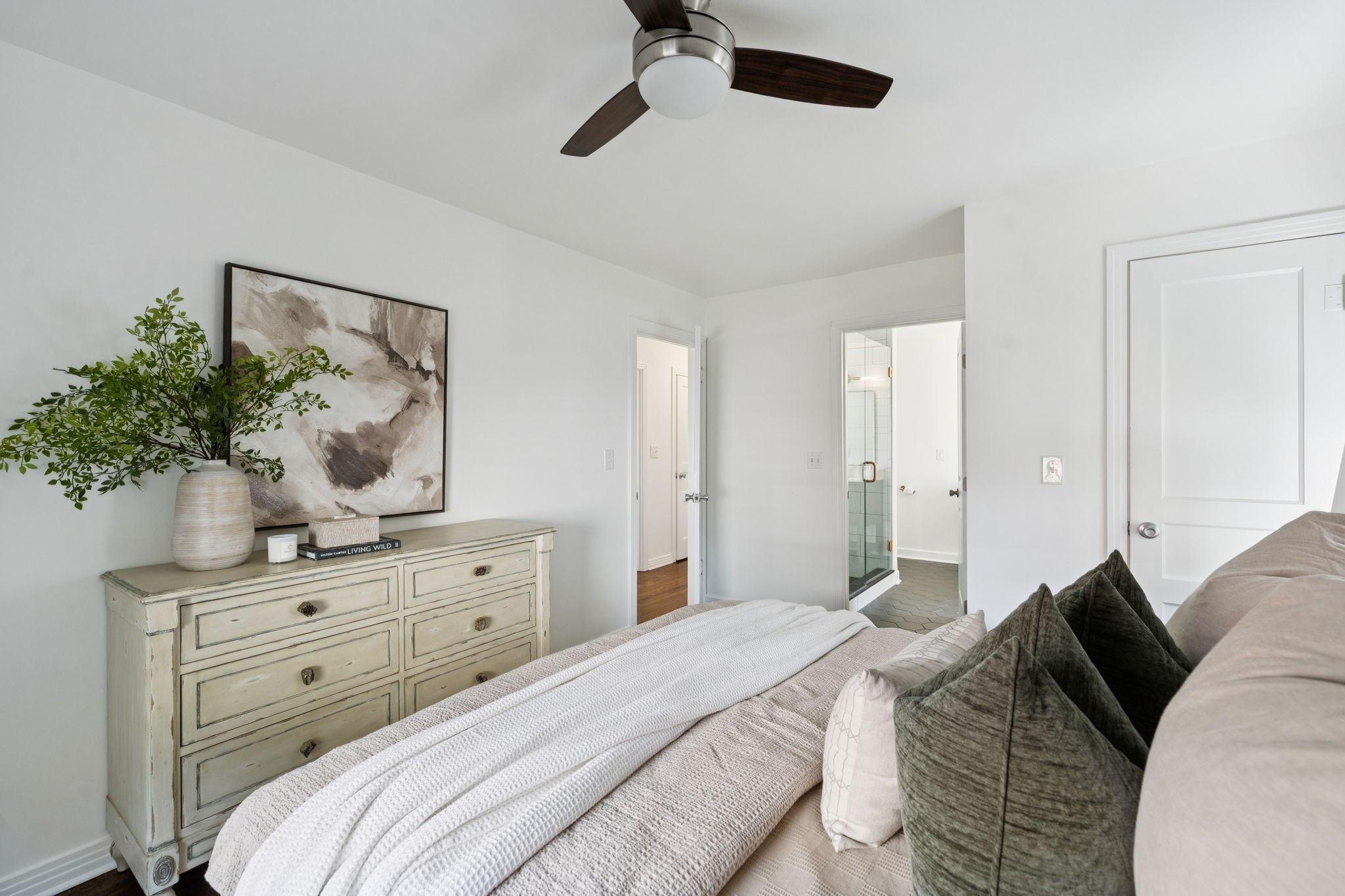 308 Meadowlawn Dr