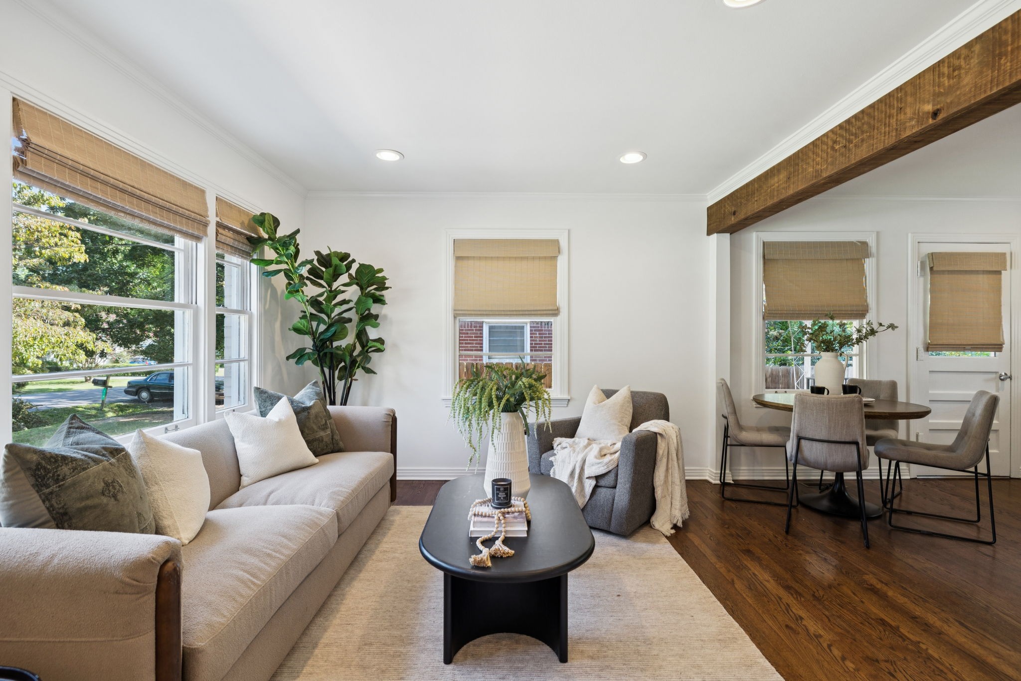 308 Meadowlawn Dr