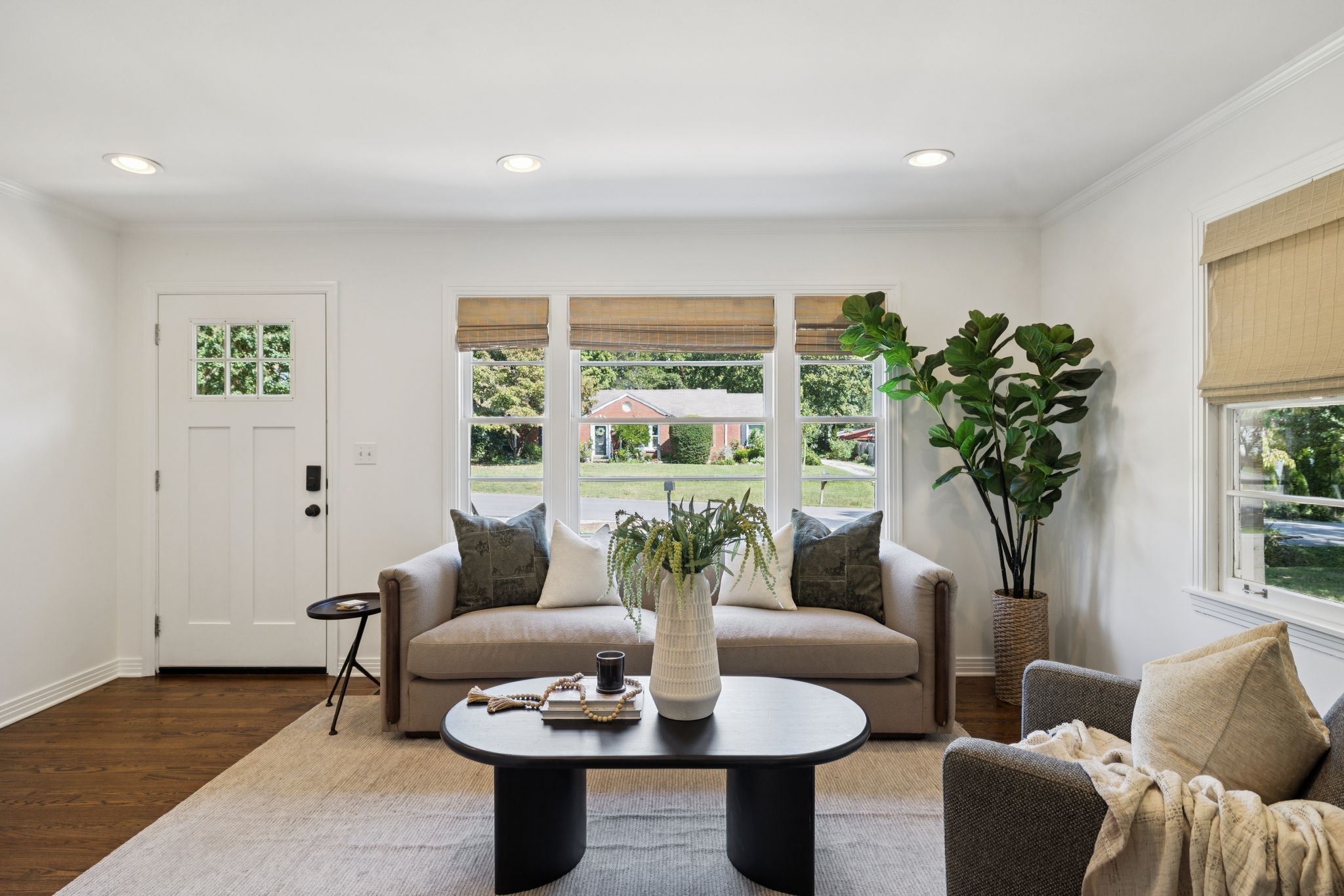 308 Meadowlawn Dr
