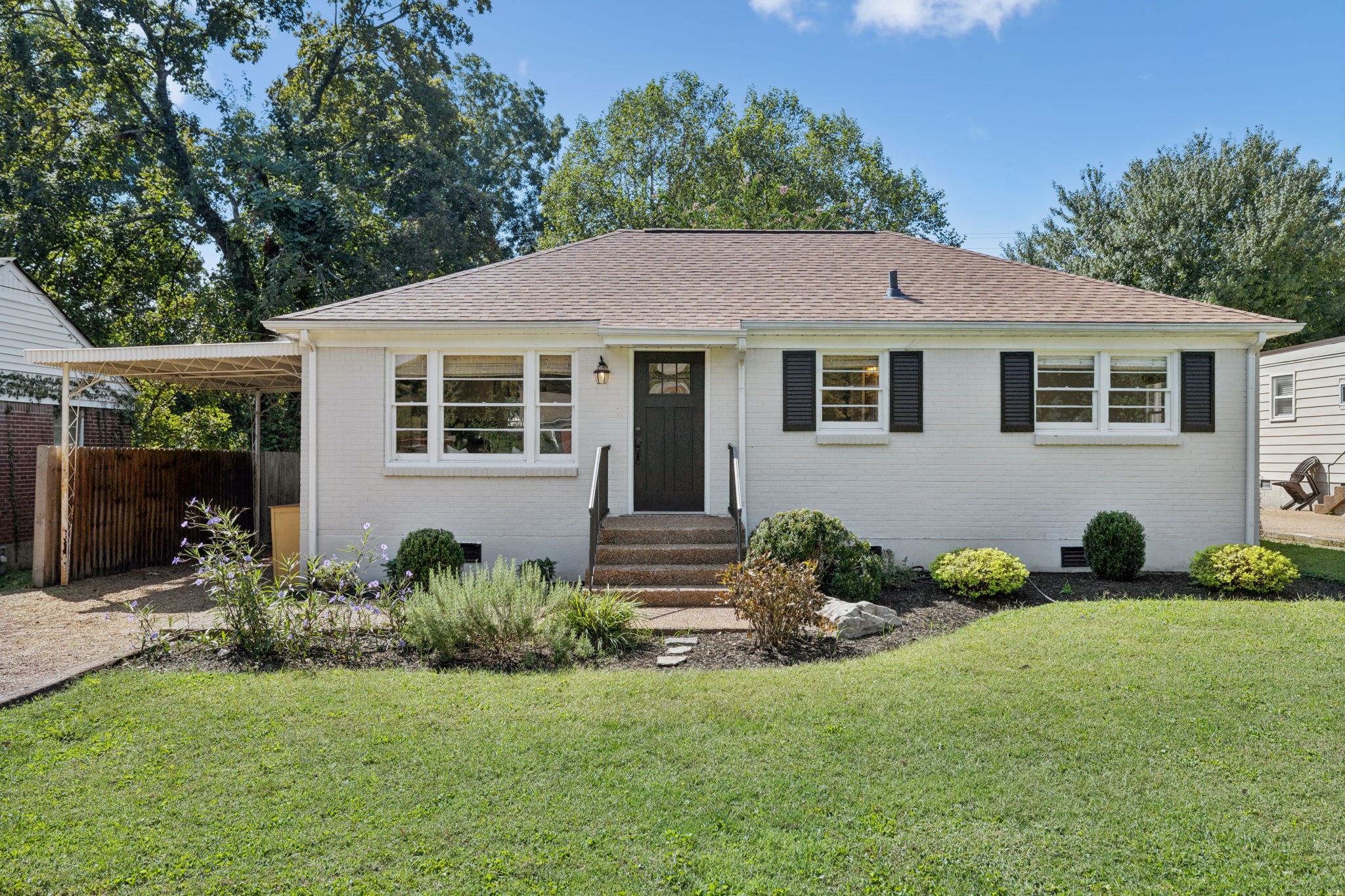 308 Meadowlawn Dr