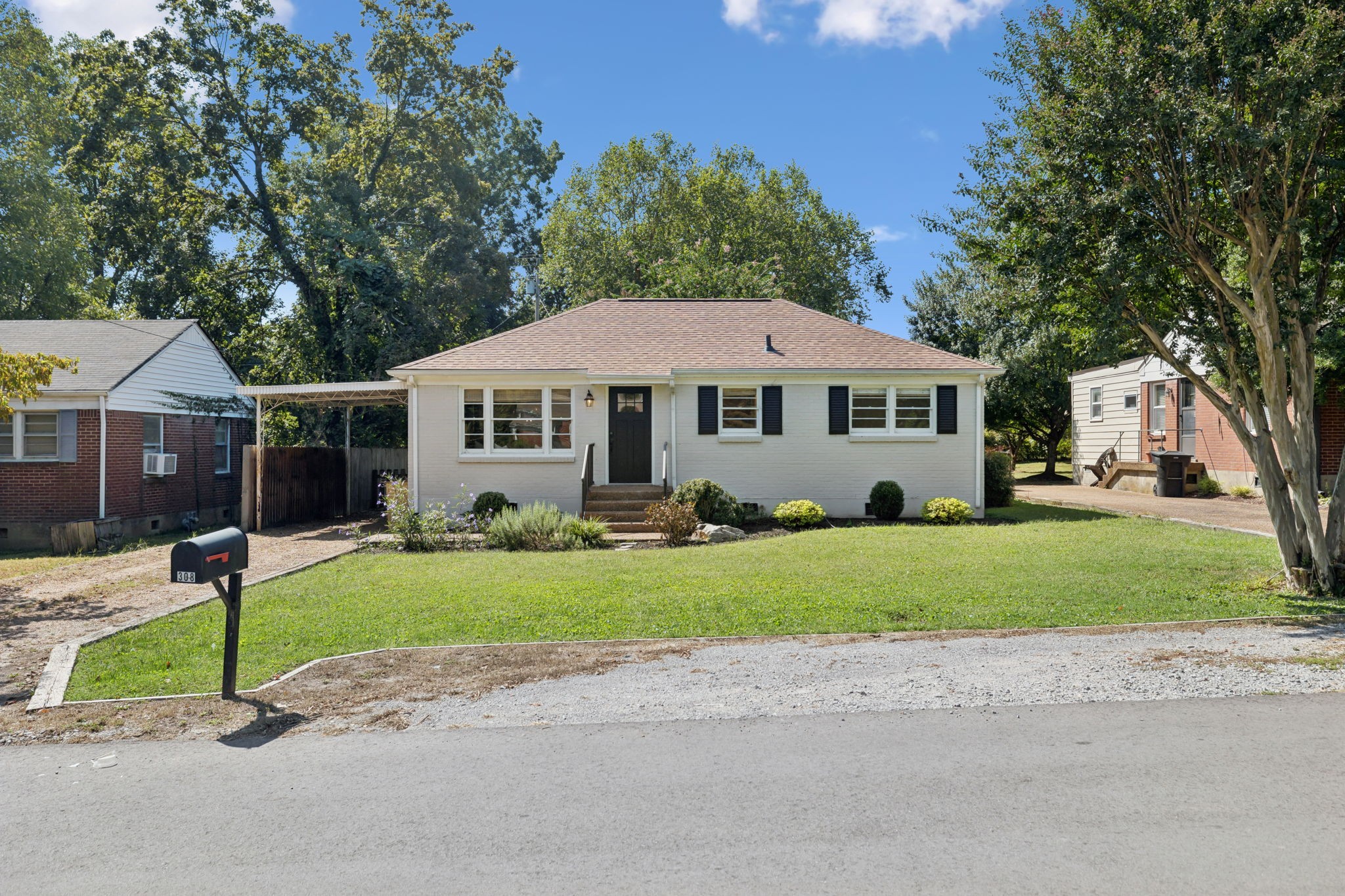 308 Meadowlawn Dr