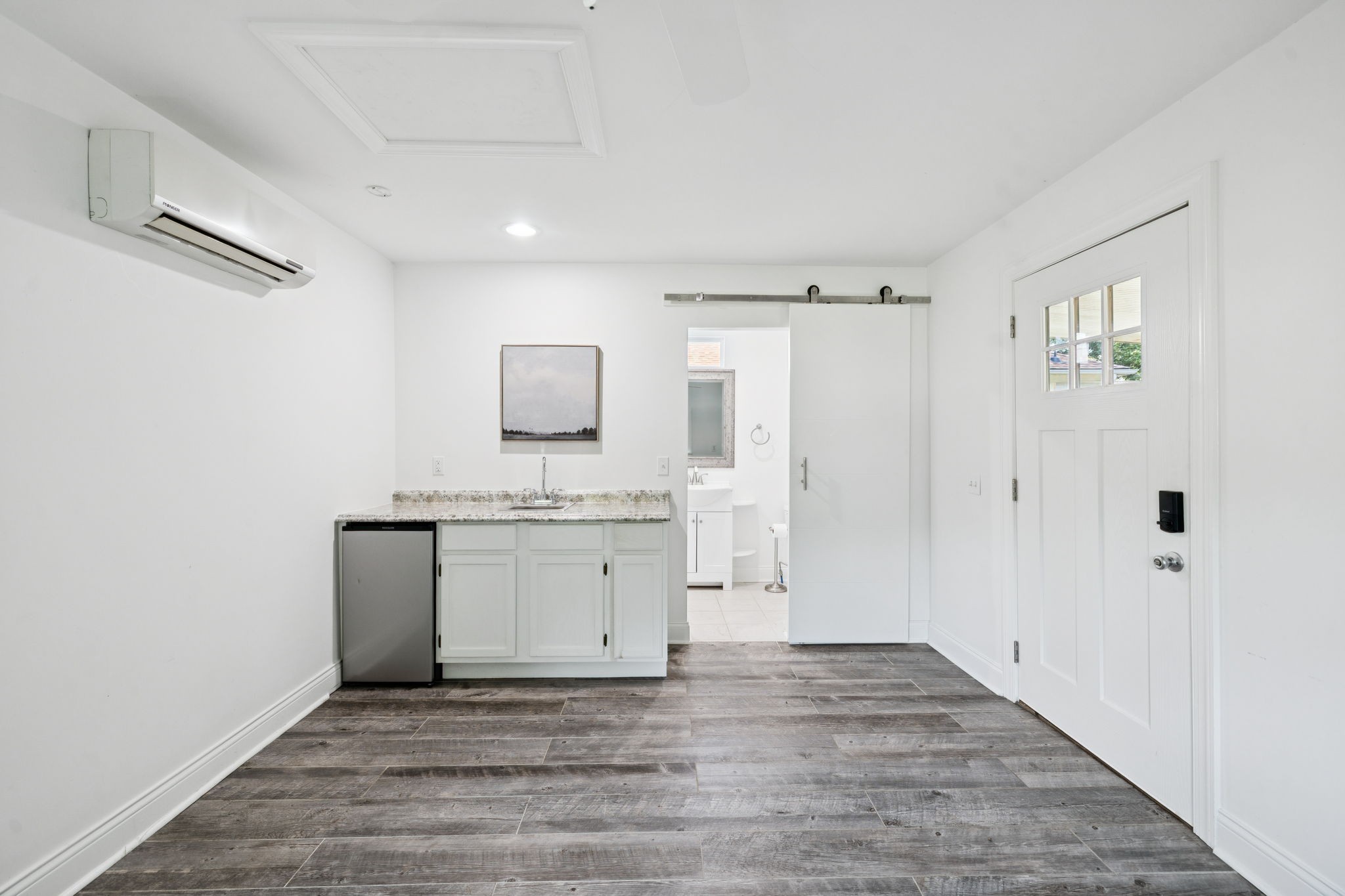 308 Meadowlawn Dr