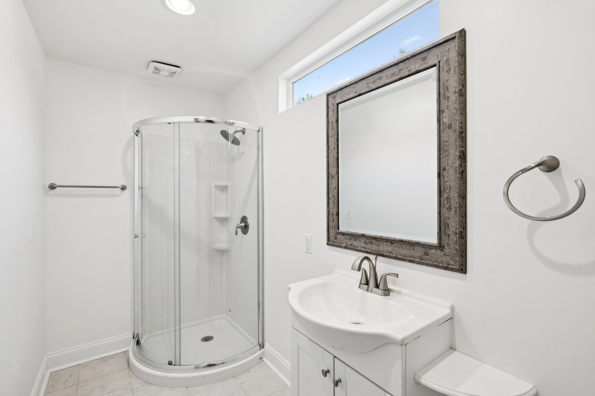 308 Meadowlawn Dr